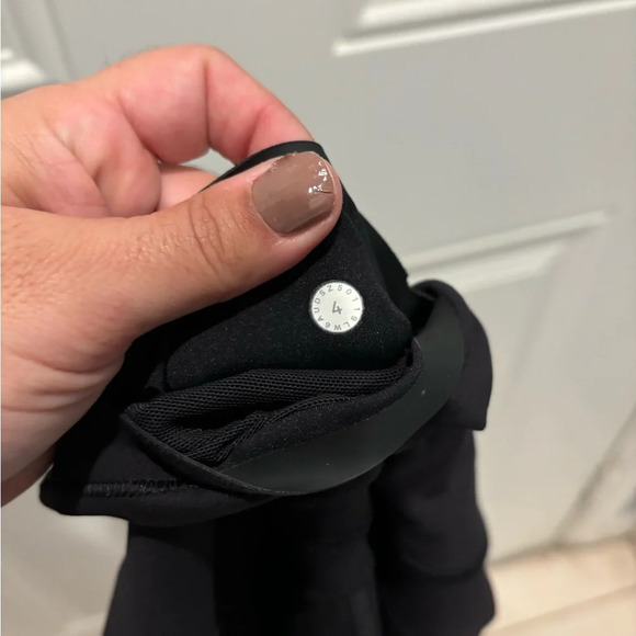 Lululemon In Movement Crop *Everlux 19"
Black - Picture 5 of 5